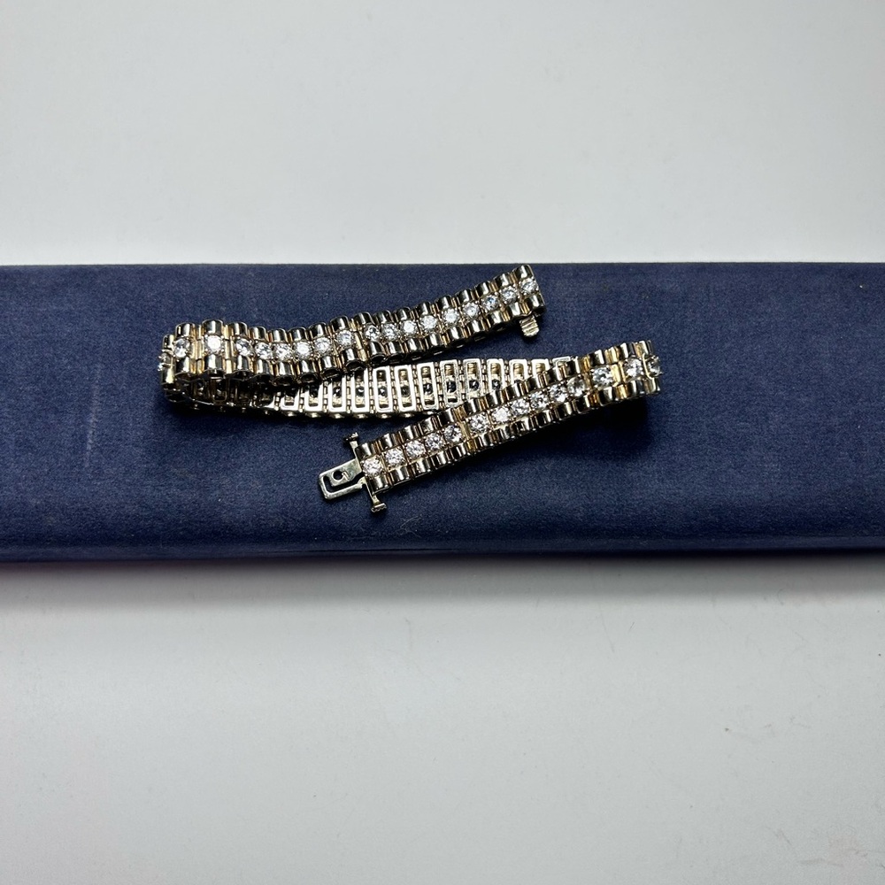 31 Grams 10K Men or unisex bracelet with cz stones